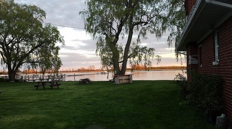 Colony Motel (Pearl Beach Bar & Motel) - From Web Listing (newer photo)